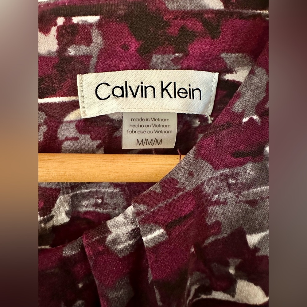 Calvin Klein Plum and Gray Abstract Print Sleeveless Blouse - Picture 2 of 9
